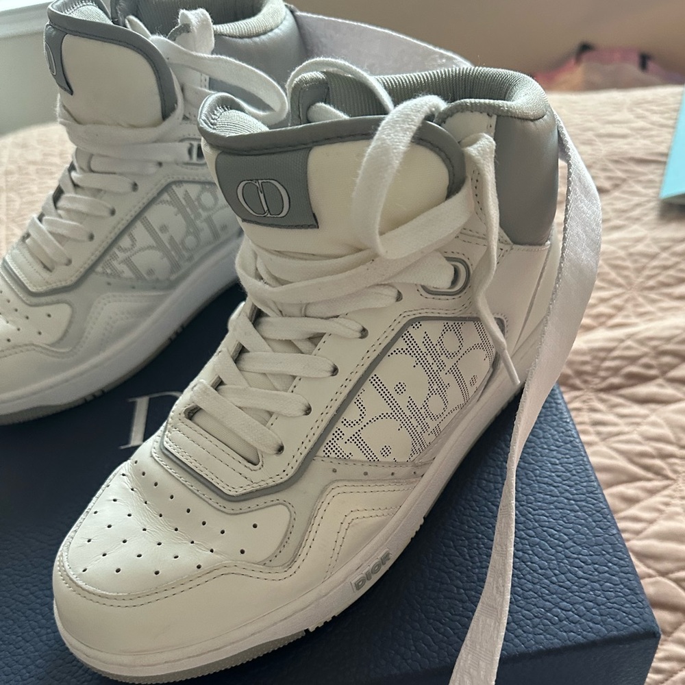 Dior sneakers 💫😍excellent condition 💛